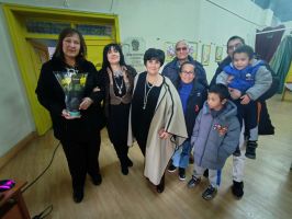 Изложба на Даниела Колева и арт ателие за деца озариха библиотека „Искра“ / Новини от Казанлък