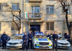 Полицаи и пожарникари в Старозагорско почетоха паметта на загиналите си колеги с минута мълчание / Новини от Казанлък