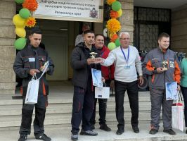 Отборът на ПГТТМ първи в „Най-добър млад водач на МПС“