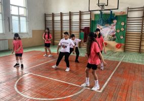 „Пролетна феерия“ завладя ОУ „Чудомир“ / Новини от Казанлък