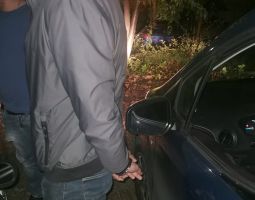 Двама мъже са задържани на паркинг в село Тулово при специализирана полицейска операция / Новини от Казанлък