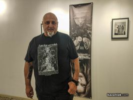 Румен Сомов подреди първата си самостоятелна фотографска изложа в Казанлък  / Новини от Казанлък