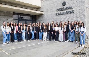 34 девойки влизат в съревнование за короната на Царица Роза 2026 / Новини от Казанлък