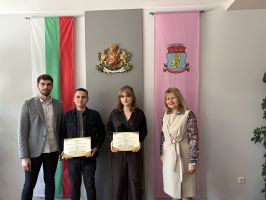 Наградиха победителите в конкурса за идейни проекти за визията на новото кръстовище при западния вход на Казанлък 