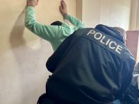 Заловиха апаш, “напазарувал“ от търговски обект в Казанлък / Новини от Казанлък