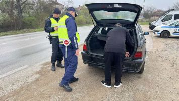 В Бузовград заловиха 68-годишен шофьор да кара пиян  / Новини от Казанлък