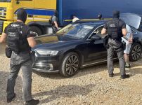 Хванаха на място група да източва горивото от тир и товарен автомобил / Новини от Казанлък