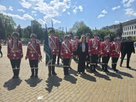 ПГ “Иван Хаджиенов“ с отлично представяне и президентско признание на първия преглед на ученическите гвардейски отряди  / Новини от Казанлък