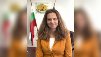 Ива Радева: Предавам за втори път поста областен управител с благодарност към всички / Новини от Казанлък