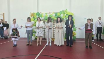 Откриването на обновена образователна и спортна среда в СУ „Христо Ботев“ даде старт на празничните дни в Павел баня / Новини от Казанлък