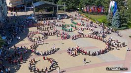 Казанлък събра над 700 танцьори от цялата страна на фолклорния празник „Тъпан бие, хоро се вие“