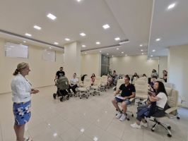 Най-малките жители на Казанлък получиха своите ваучери от Общината / Новини от Казанлък