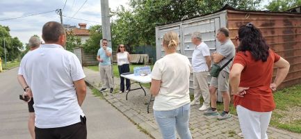 Гражданският консултативен съвет проведе среща с жителите на квартал „Крайречен“ / Новини от Казанлък