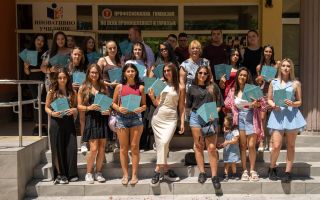 Випуск 2026 на ПГЛПТ получи своите дипломи / Новини от Казанлък