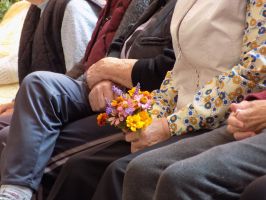 Статистика за областта: Жените живеят с 8 г. по-дълго от мъжете / Новини от Казанлък