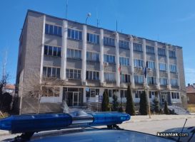Млада жена потърси помощ от полицията след насилие от мъжа, с когото живее / Новини от Казанлък