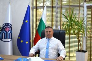 Кметът на Павел баня честити Еньовден  / Новини от Казанлък