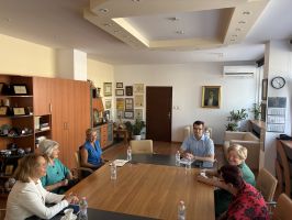 Хуманитарната гимназия създава клуб на възпитаниците като ключова стъпка за развитието на училището / Новини от Казанлък