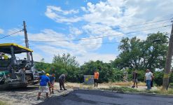 Община Гурково продължава с ремонтите на уличната мрежа, кметът Кънчо Папазов настоява за спешна рехабилитация на път II-55 при Паничерево / Новини от Казанлък