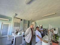Областният управител обсъди с учени от Института по розата мерки за защита и развитие на българското розопроизводство / Новини от Казанлък