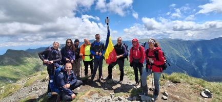 Групата на СК „Планинско бягане и туризъм - Казанлък“ покори първенеца на Румъния - връх Молдовяну / Новини от Казанлък