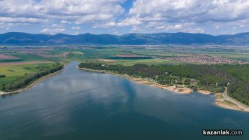 Обследват водите на язовир „Копринка“ след намерена умряла риба в района на плажа / Новини от Казанлък