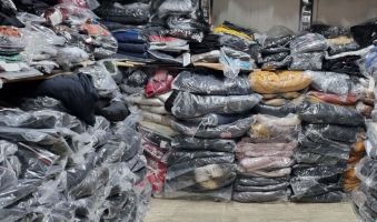 Проверка в магазин за дрехи втора употреба в Казанлък установи нарушение, свързано с част от предлаганите артикули