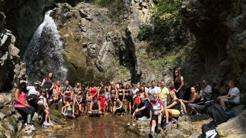Над 50 участници се включиха в поход до Мъглижкия водопад / Новини от Казанлък