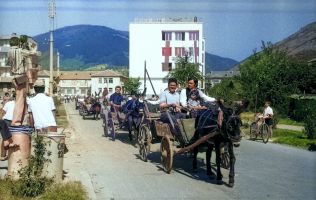 Община Гурково показа уникални 52-годишни фотографии от Биоралито с магарешки каручки / Новини от Казанлък