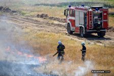 7 пожарни се борят с огъня край Горно Сахране  / Новини от Казанлък