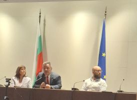 Стела Кехайова – председател на сдружение „Жените на Казанлък“ участва в заседание на Обществения съвет към 52 Народно събрание / Новини от Казанлък