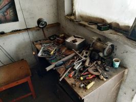 Откраднаха лаптоп и инструменти от гараж в Казанлък / Новини от Казанлък