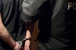 Вкараха в ареста за 24 часа непълнолетен, задигнал шоколади от магазин / Новини от Казанлък