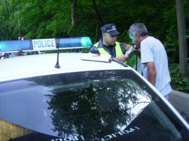 Пиян и без книжка се блъска в мантинела / Новини от Казанлък