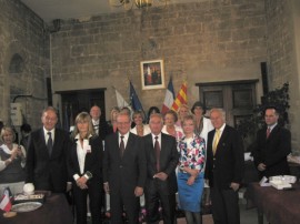 Грас-Казанлък: туристически паспорти и 250 български рози / Новини от Казанлък