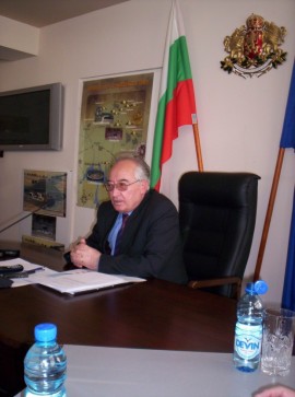 Казанлъшките десни: кметът Дамянов да си гледа работата / Новини от Казанлък