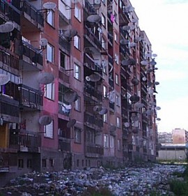 Лихвари прибират ромски къщи и за 2 хиляди лева / Новини от Казанлък