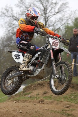 Над 100 бяха участниците в мотокроса край с. Шейново, Казанлъшко (видео) / Новини от Казанлък