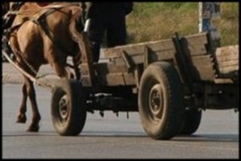 Мъж пострада след сблъсък между кола и каруца / Новини от Казанлък