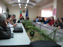 Кметът Стоянова:Ще прекратя практиката на протекции за определени кметства / Новини от Казанлък