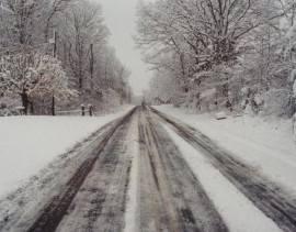 28 тира и 4 автобуса изтеглиха от преспите между Мъглиж и Николаево / Новини от Казанлък