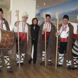 Община Казанлък откупи картината 