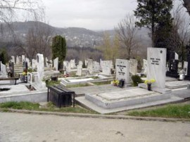 Увеличават таксите за гробни места? / Новини от Казанлък