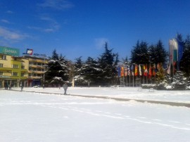 Търговците на открито масово затварят сергии заради студа  / Новини от Казанлък