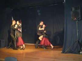 С концерт и вино посрещнаха вчерашните празници в НЧ 