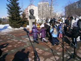 Стотици казанлъчани сведоха глава пред Левски