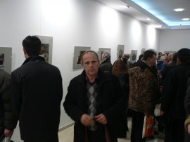 Монах от Атон пристигна в Казанлък за откриване на фото изложба 