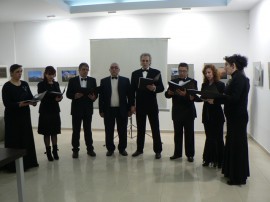 Монах от Атон пристигна в Казанлък за откриване на фото изложба 