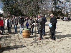 Вина от региона се надпреварваха днес в парк 
