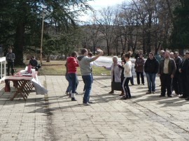 Вина от региона се надпреварваха днес в парк 